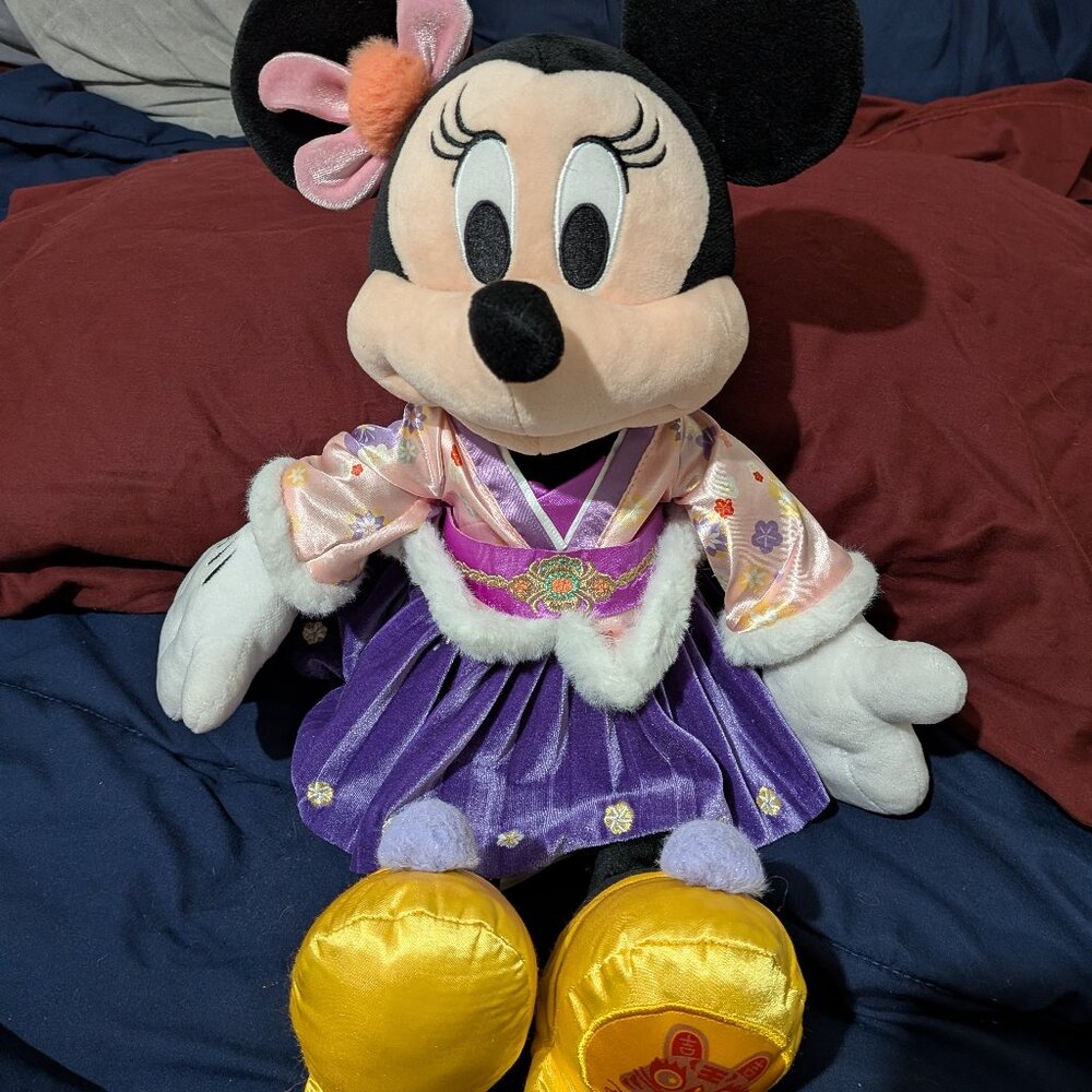 17 1/2' Minnie mouse lunar New year plush